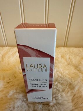 Laura Geller Treat-N-Go Tinted Lip Oil in Victory Lap